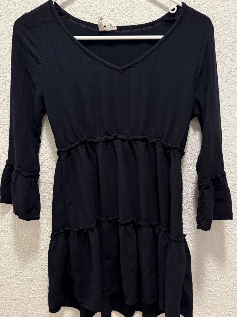 Sky and Sparrow Black Tiered V-Neck Tunic